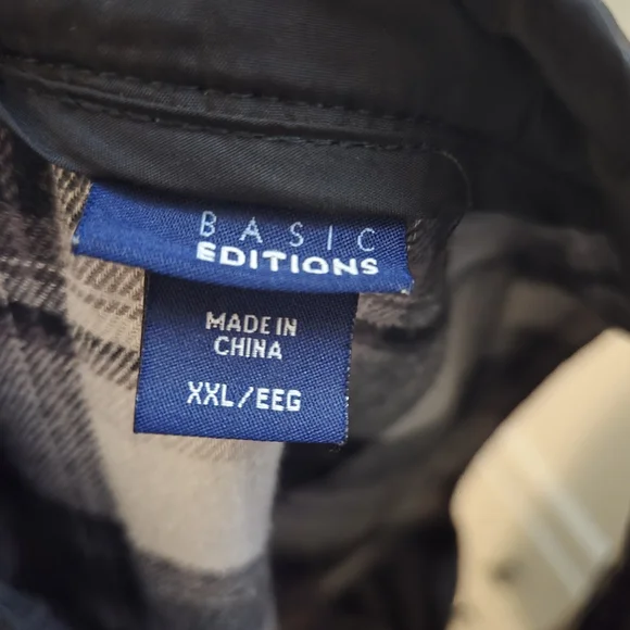 💝 2/$15 or 3/$20  Basic Editions Black Quilted Women's Puffer Vest - Picture 3 of 4